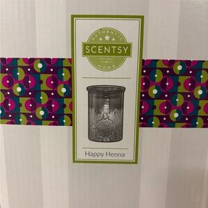 Scentsy Happy Henna Warmer with Vibrant Pink and Green